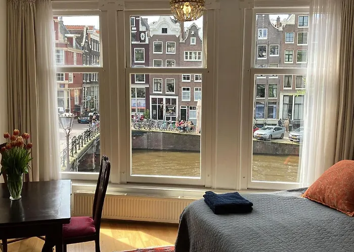 Canal View B&B Amsterdam